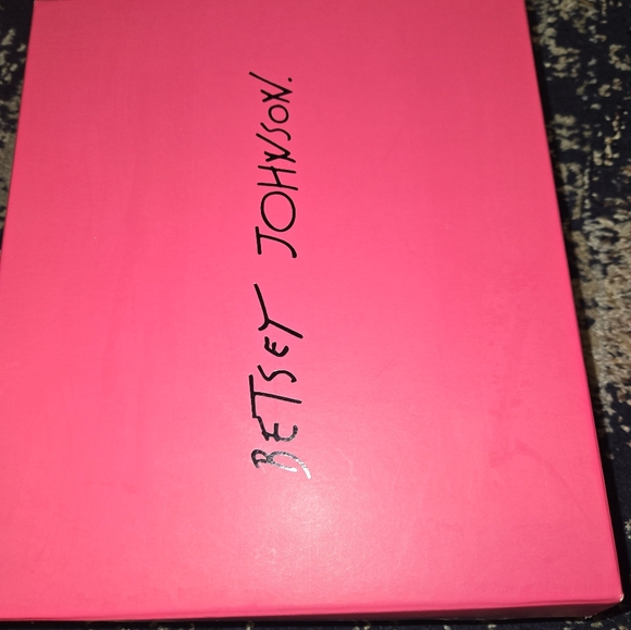 Betsy Johnson - Picture 3 of 3